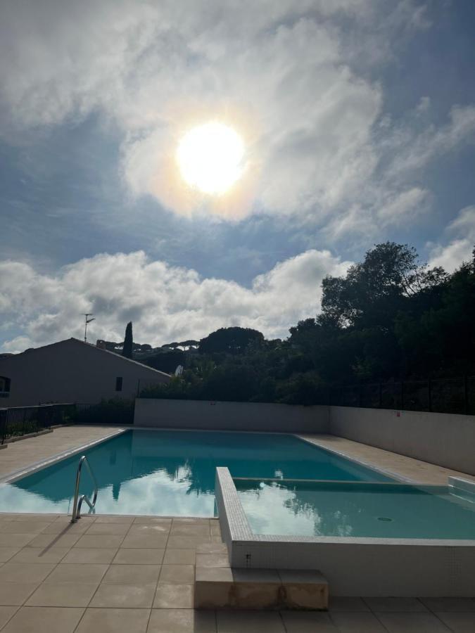 Appartement Vue Mer Avec Balcon Sainte-Maxime Extérieur photo