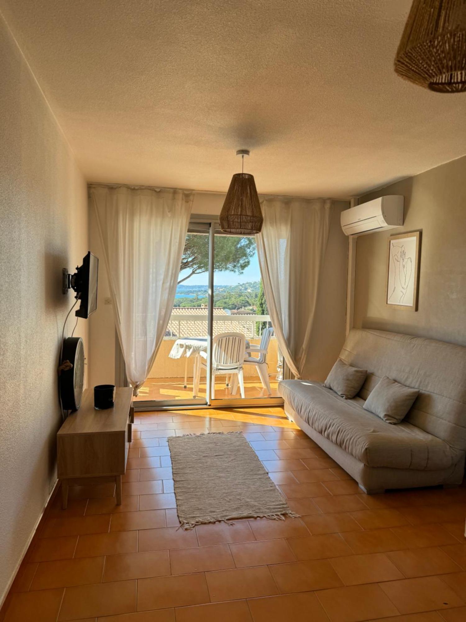 Appartement Vue Mer Avec Balcon Sainte-Maxime Extérieur photo